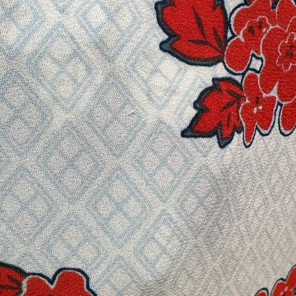 DR2 Patterned Blouse - Picture 7 of 7